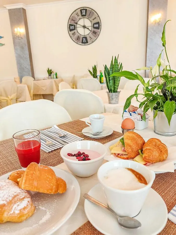 Hotel Explorer Cervia